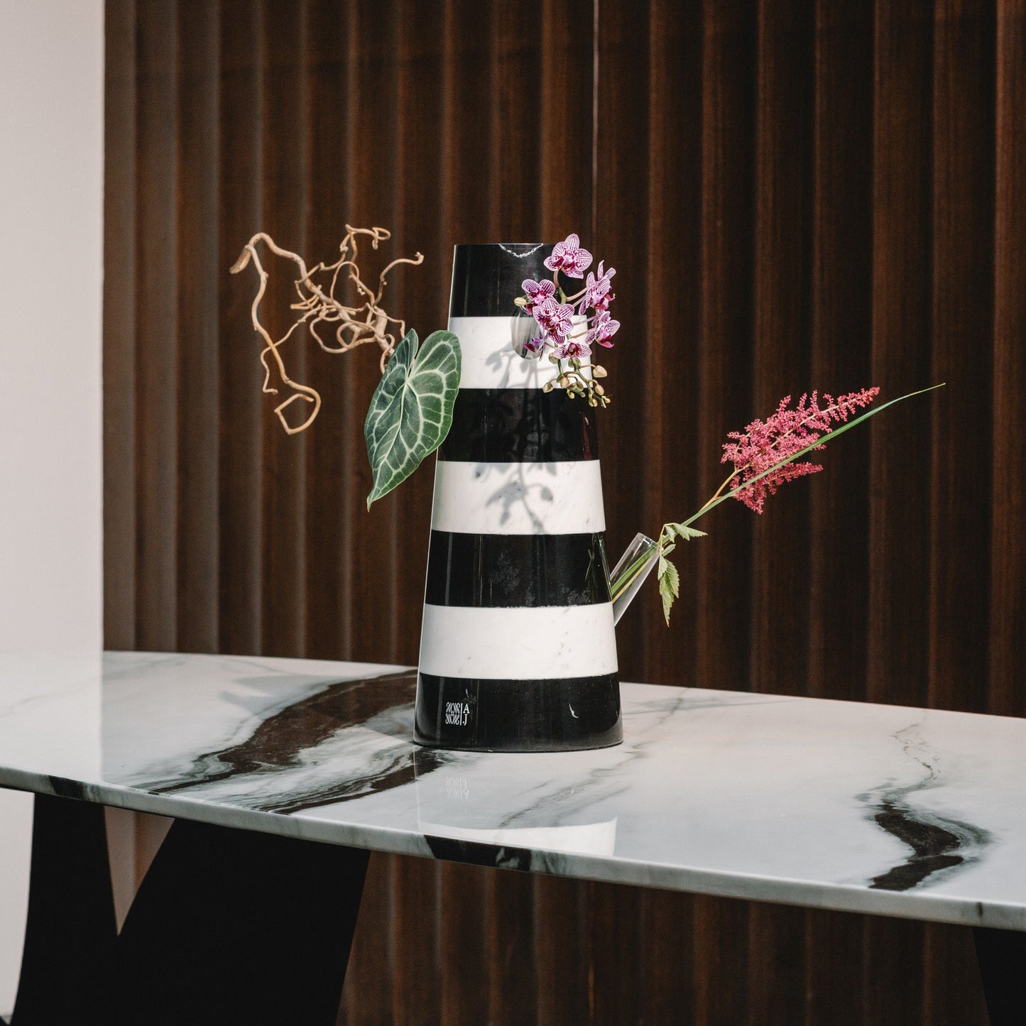 Garden tower twister vase