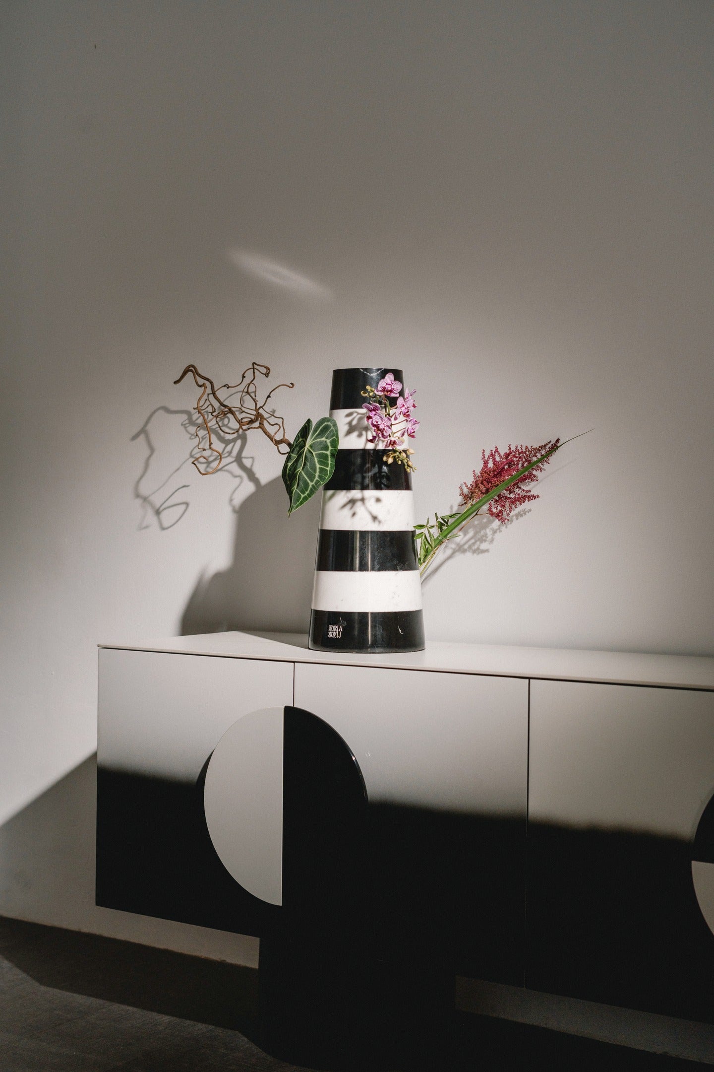 Garden tower twister vase