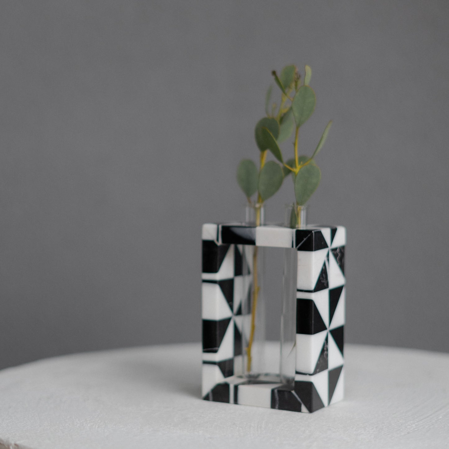 Due Buche Marble Vase - Mozaec Collection Monochrome Tone