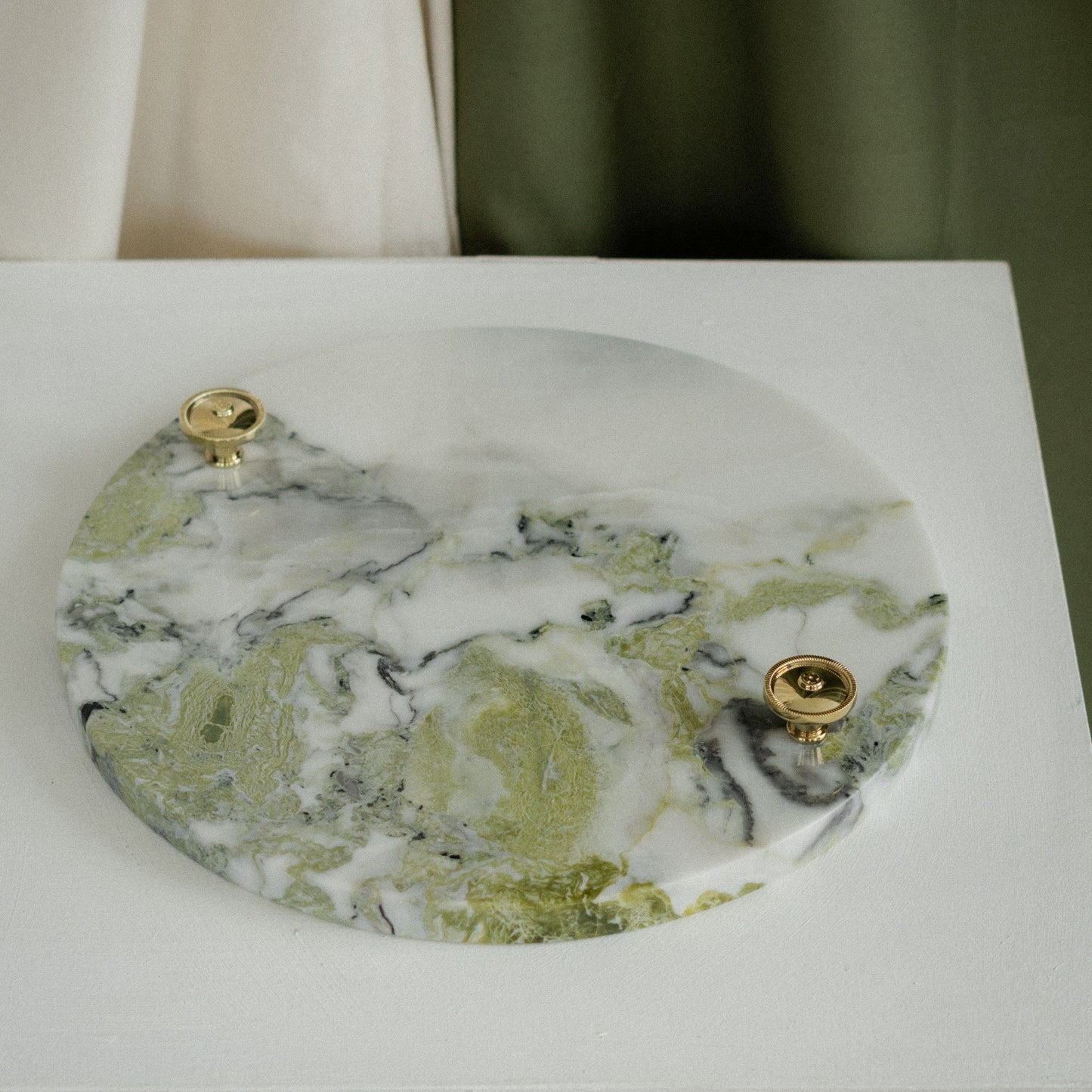 Orecchio Round Tray - Amazonia Marble