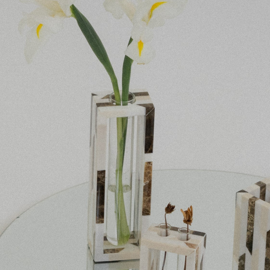 Un Grande Buco Marble Vase - Mozaec Collection Light Tone