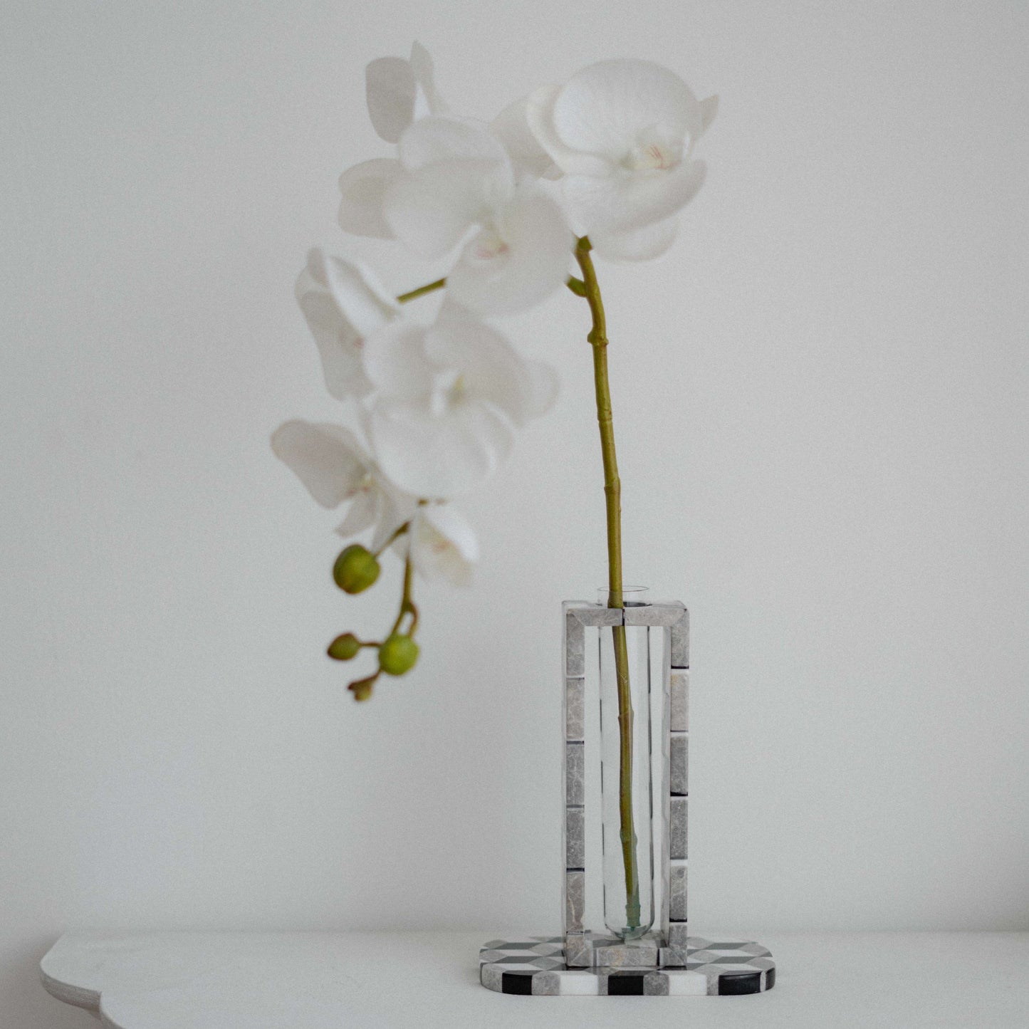 Un Grande Marble Vase - Mozaec Collection Cool Tone