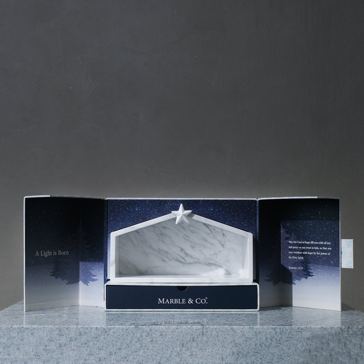 Nativity Scene Gift Set: A Timeless Gift of Faith and Elegance