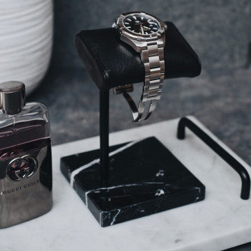 Marble Stand. (Royal Black)
