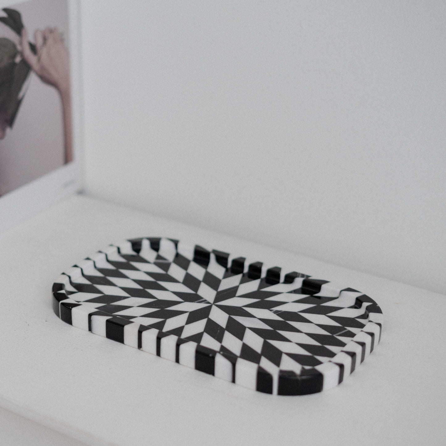 Boundless Capsule Tray Medium - Mozaec Collection Monochrome Tone